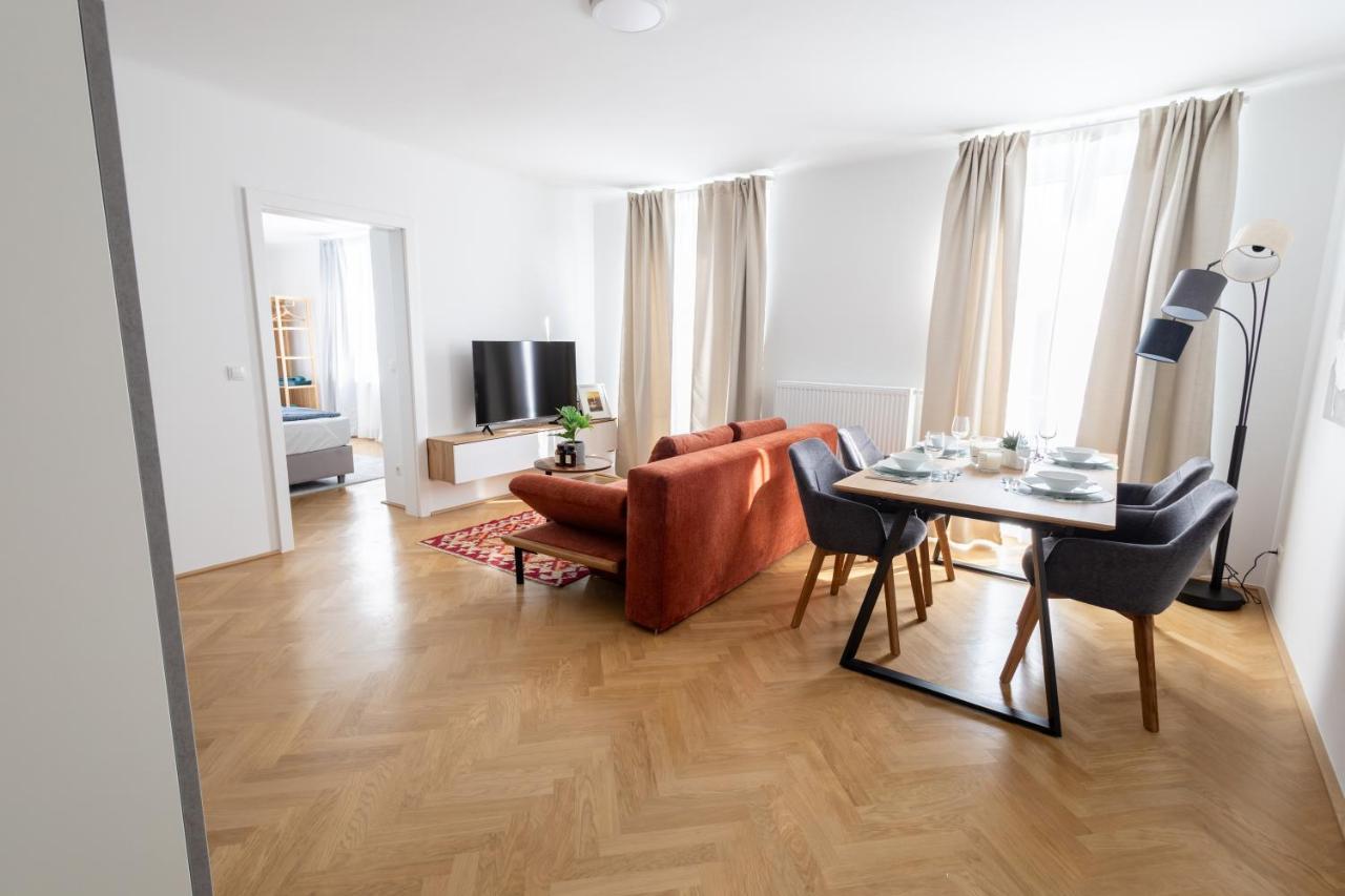 Central-new ; Marvelous Views Wenen